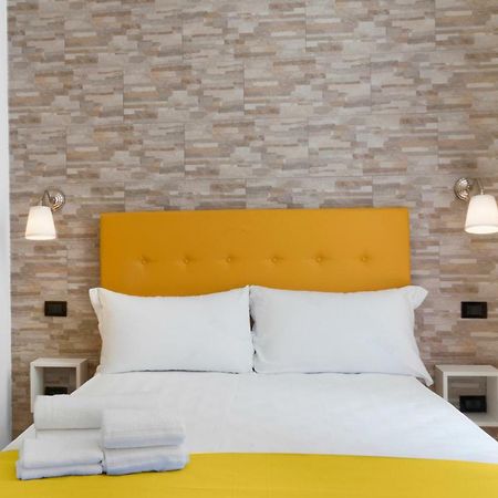 Rainbow Napoli Bed & Breakfast Bagian luar foto