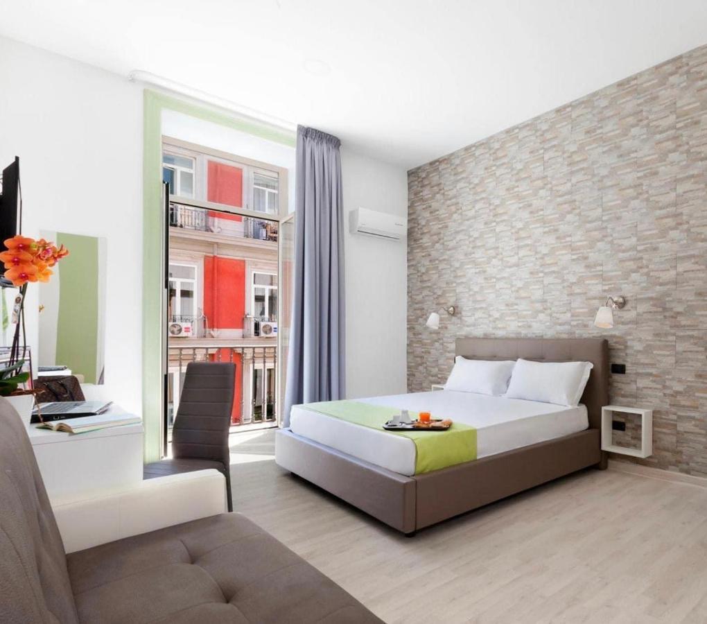 Rainbow Napoli Bed & Breakfast Bagian luar foto