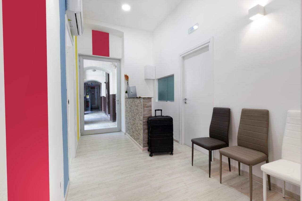 Rainbow Napoli Bed & Breakfast Bagian luar foto