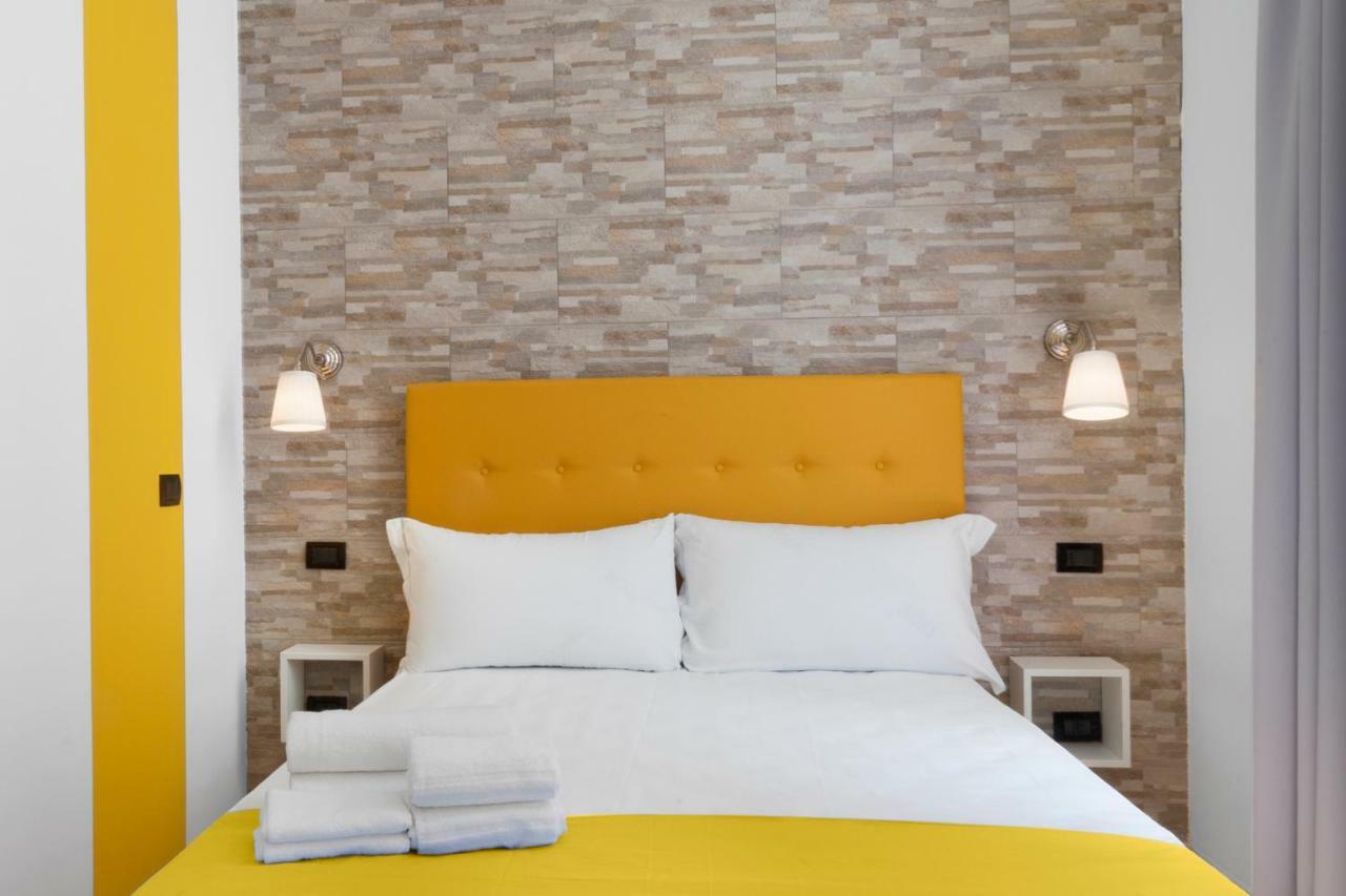 Rainbow Napoli Bed & Breakfast Bagian luar foto