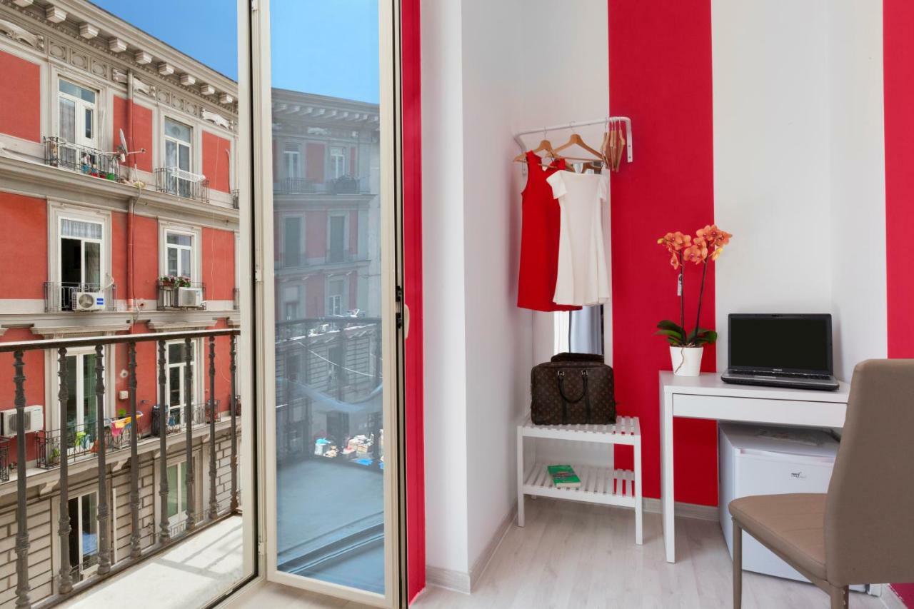 Rainbow Napoli Bed & Breakfast Bagian luar foto