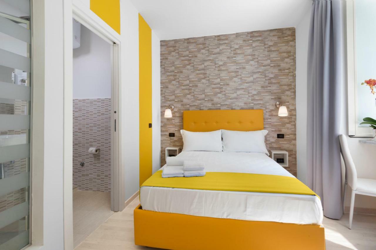Rainbow Napoli Bed & Breakfast Bagian luar foto