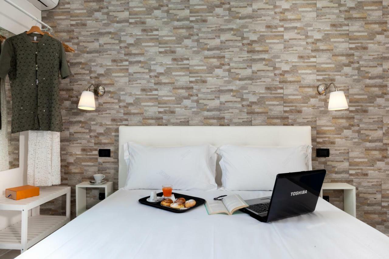 Rainbow Napoli Bed & Breakfast Bagian luar foto