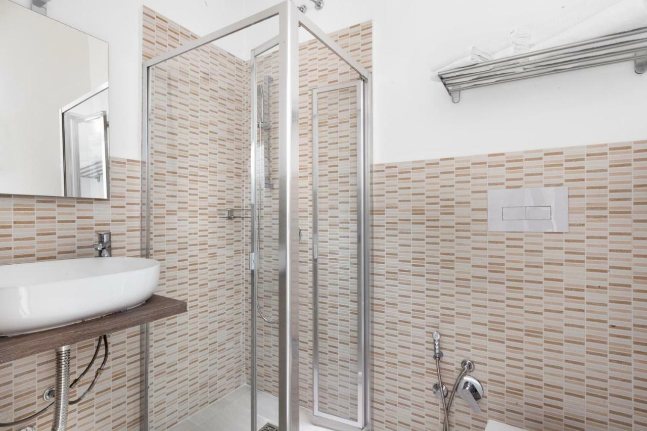 Rainbow Napoli Bed & Breakfast Bagian luar foto