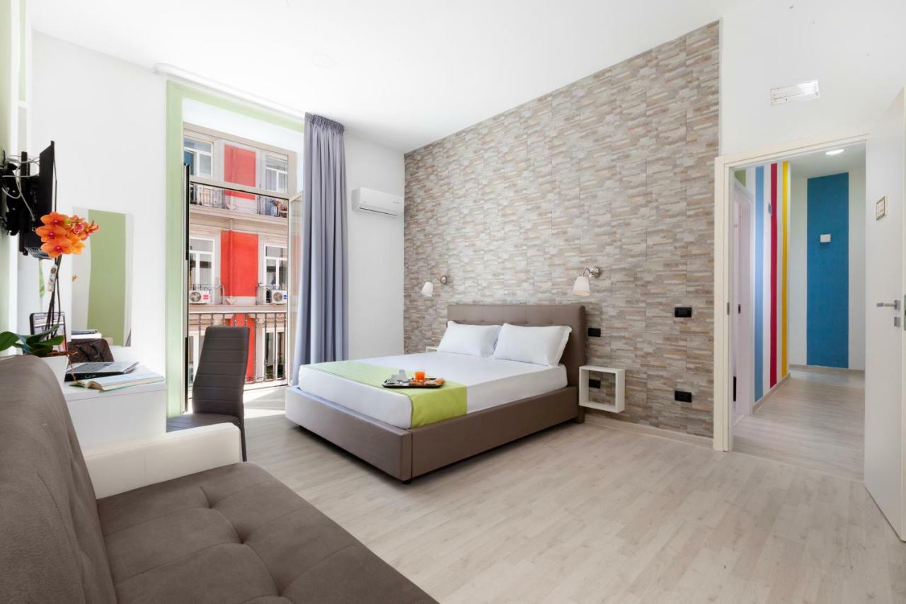 Rainbow Napoli Bed & Breakfast Bagian luar foto