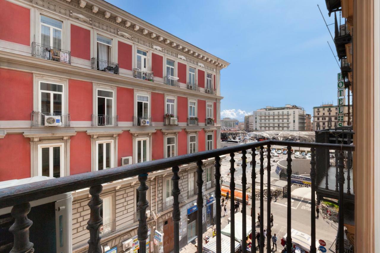 Rainbow Napoli Bed & Breakfast Bagian luar foto